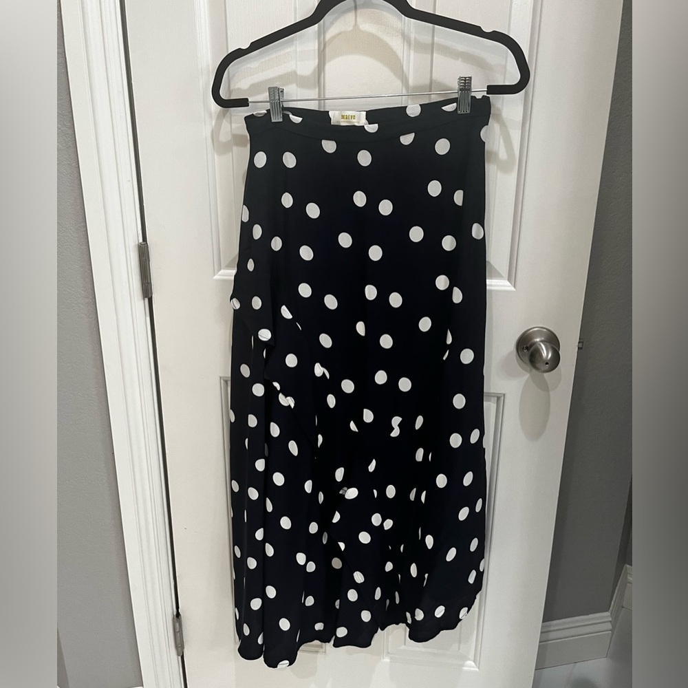 Black and White Midi Pencil Skirt for Cocktail Events